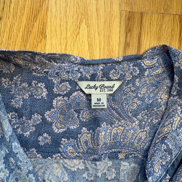 Lucky Brand Blue Paisley Long Sleeve Flowy Button Down with pleats Sz Medium - Picture 2 of 3